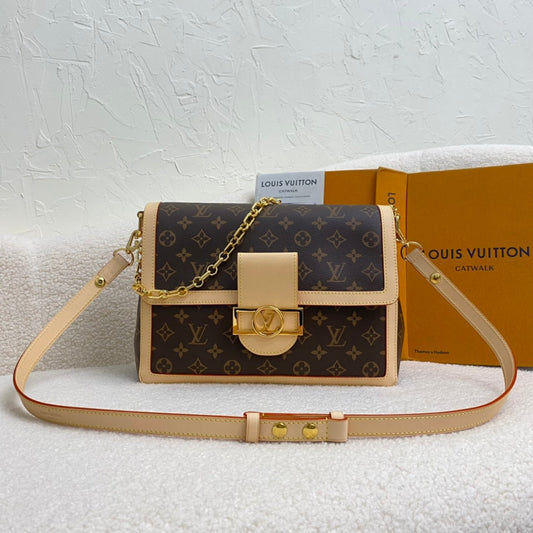 Louis vuitton Crossbody bag9