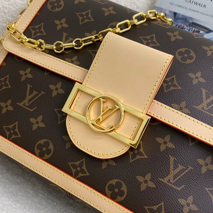 Louis vuitton Crossbody bag9